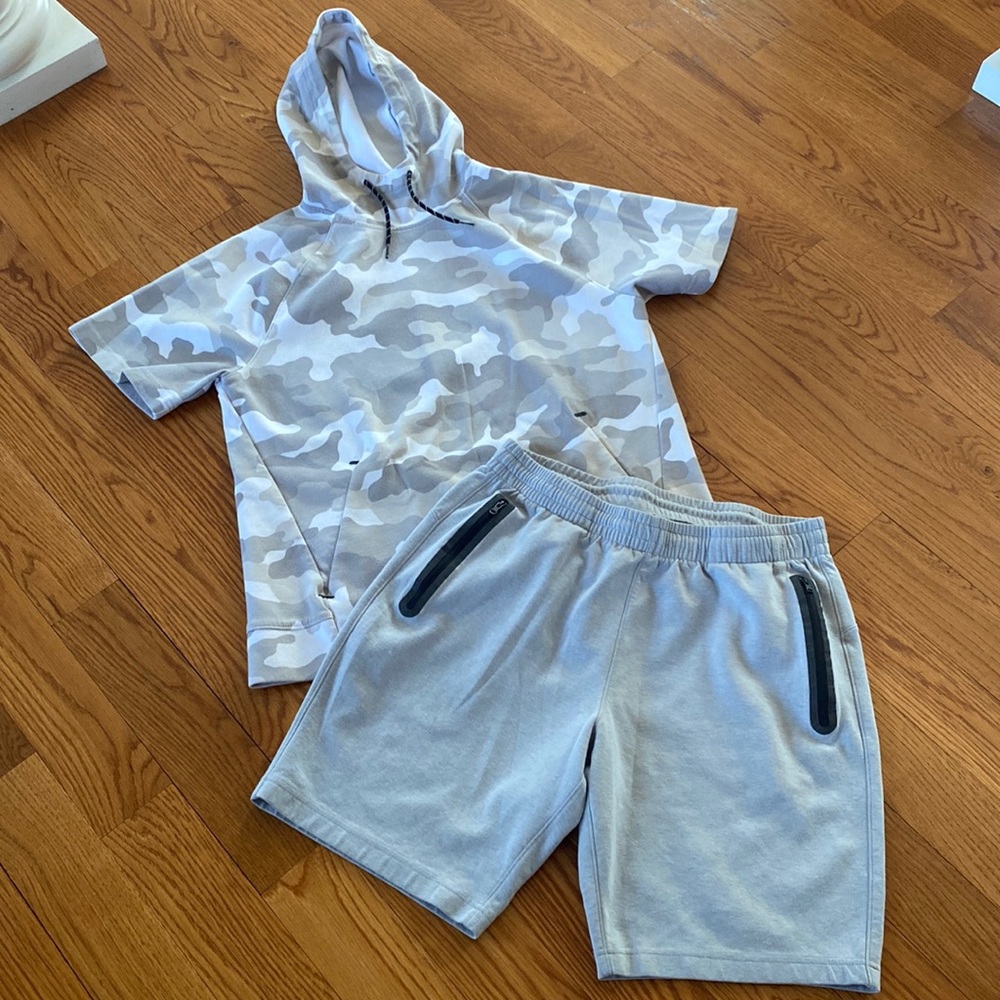 Old Navy bundle Short sleeve sweatshirt and shorts